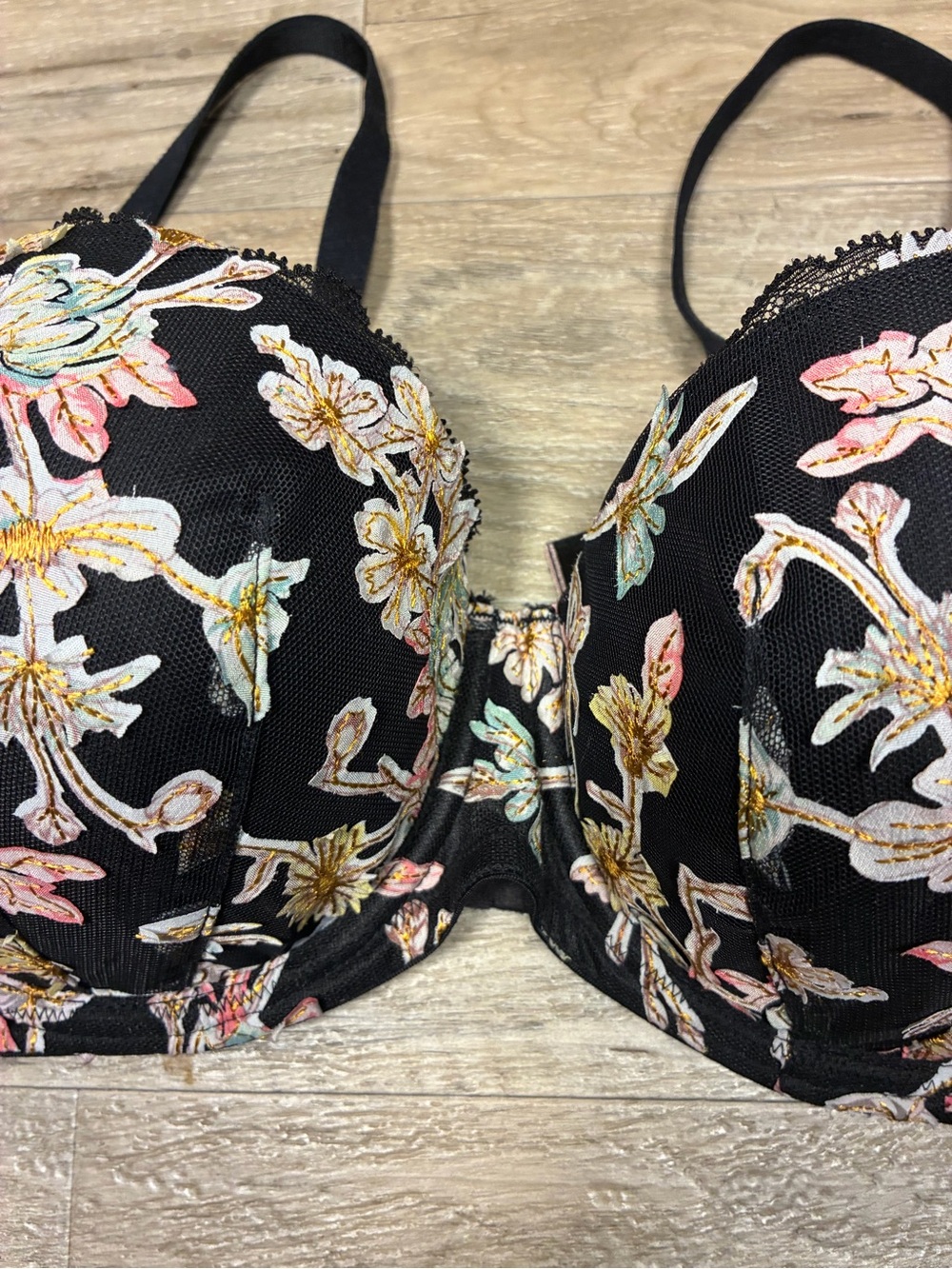Victoria Secret Floral Embroidered Lined Dream Angels Demi Bra - Picture 3 of 10